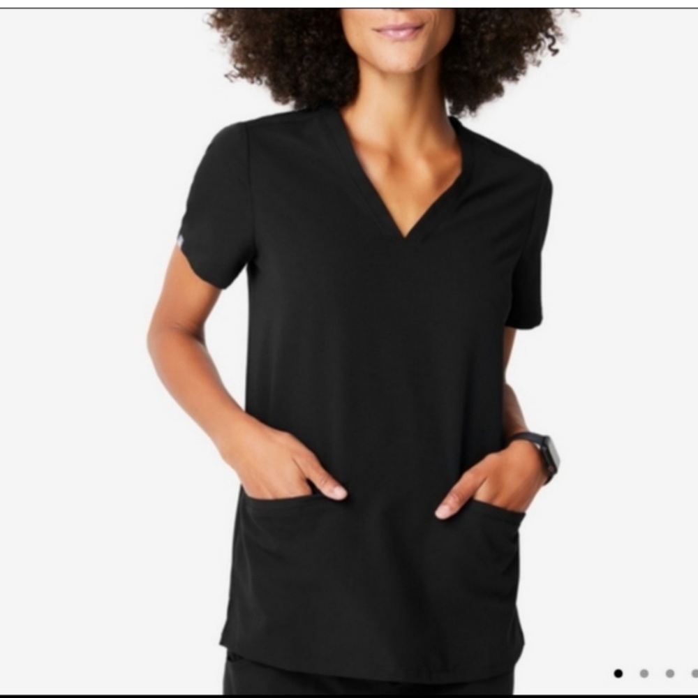 Black figs scrub top
